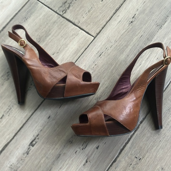 Steve Madden Shoes - Steve Madden X Revolve leather Cognac platform sling back heels 8
